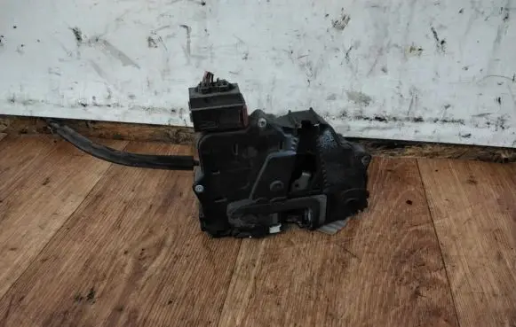 Peugeot Boxer Front door lock