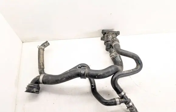 Volvo V60 Thermostat/thermostat housing 31686046 32252070 32224775