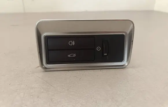 Jaguar XF X250 Tailgate opening switch 10400976890