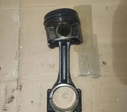 Volkswagen PASSAT B8 Connecting rod/conrod 