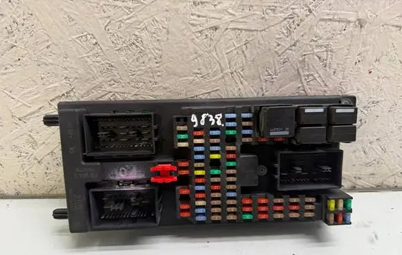 Land Rover Range Rover Sport L320 Fuse module YQE500420 000165689 519051718