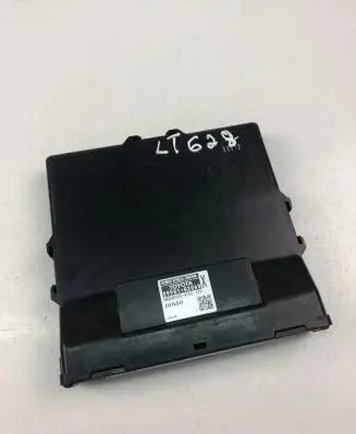 Toyota Auris E180 Other control units/modules 8998102060