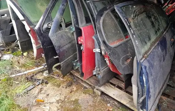 Suzuki Wagon R+ Rear door