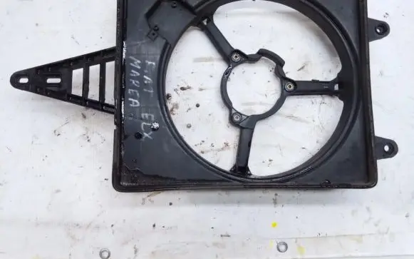 Fiat Bravo - Brava Radiator cooling fan shroud 8240077