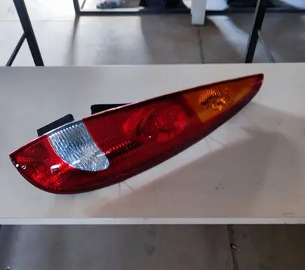 Nissan Almera Tino Rear/tail lights 26550BU200 26554BU200 89304100