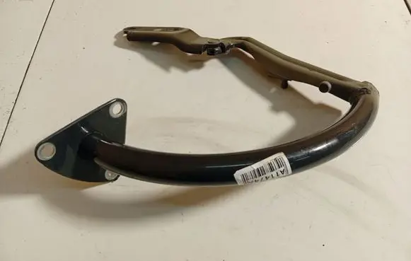 Volkswagen PASSAT B7 Tailgate/trunk/boot hinge 3C5827302B