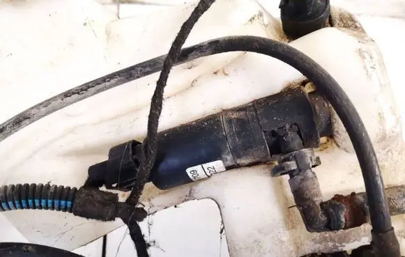 Opel Zafira A Headlight washer pump 90508709