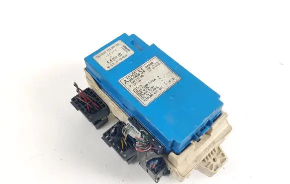 Mitsubishi Pajero Fuse module MR445952