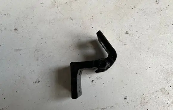Skoda Octavia Mk2 (1Z) Rear door upper hinge 1Z0833402B
