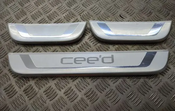 KIA Ceed Front sill trim cover