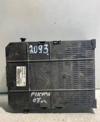 Citroen Xsara Picasso Fuse module 21676031 HARD28119 281197350A