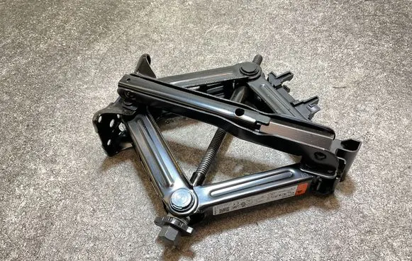 Ford Focus Lift Jack JX7C17A078AA
