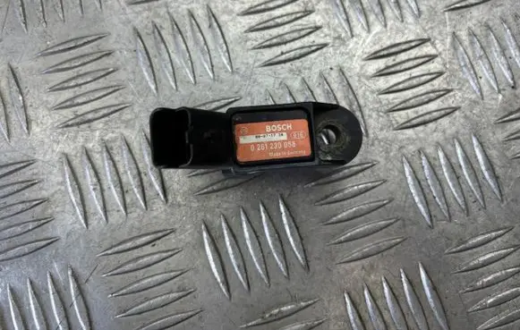 Peugeot 607 Air pressure sensor 0261230058