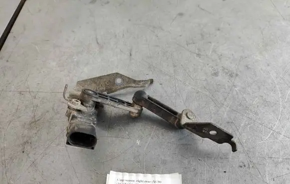 Volvo XC90 Rear air suspension level height sensor 31360331 31681288 31451061