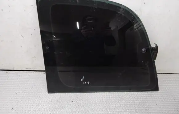 Mercedes-Benz Vaneo W414 Rear side window