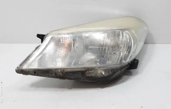 Toyota Yaris Headlight/headlamp