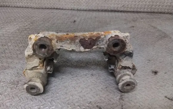 Toyota Auris 150 Brake caliper pad carrier rear 