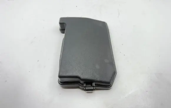 Lexus CT 200H Fuse box cover 8266276010