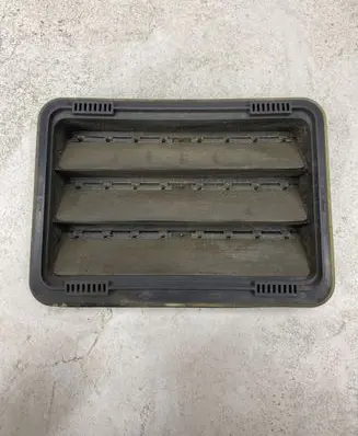 Nissan Pathfinder R51 Quarter panel pressure vent 76804EA500