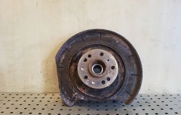 Rear wheel hub