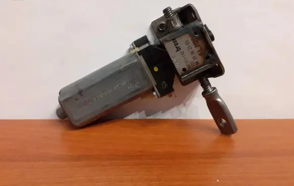 Mercedes-Benz S W221 Seat adjustment motor 4675 0390203254
