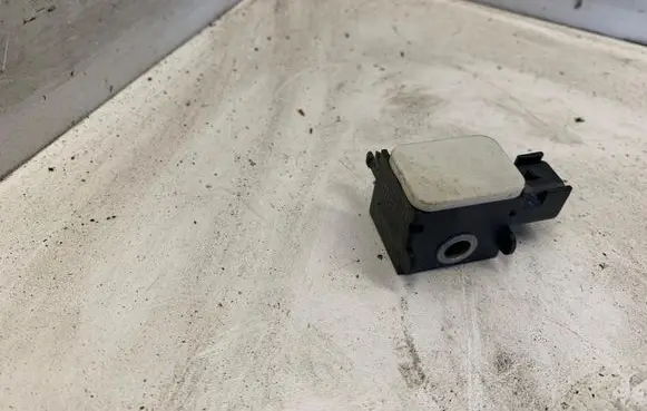 Hyundai Santa Fe Airbag deployment crash/impact sensor 959202B000