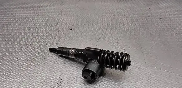 Volkswagen Golf V Fuel injector 03G130073G 0414720404