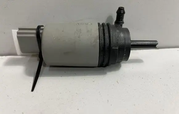 BMW 1 E81 E87 Windscreen/windshield washer pump 6934159