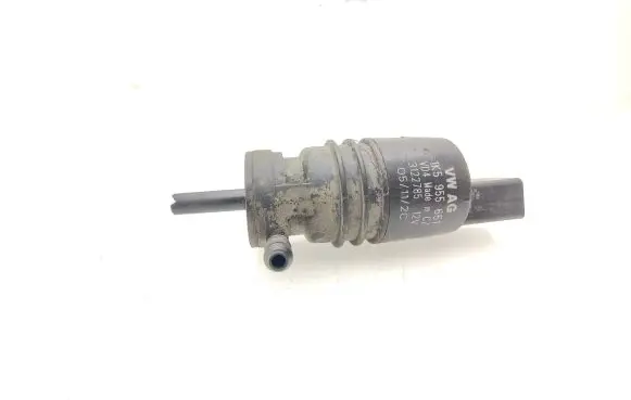 Volkswagen PASSAT B7 Windscreen/windshield washer pump 1K5955651 3122785