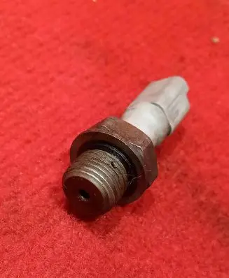 Peugeot 308 SW Oil pressure sensor 9631846480