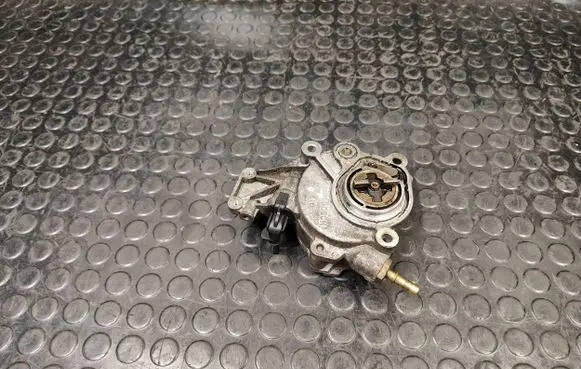 Peugeot 4007 Vacuum pump