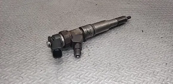 BMW 7 E65 E66 Fuel injector 7789661 0445110131