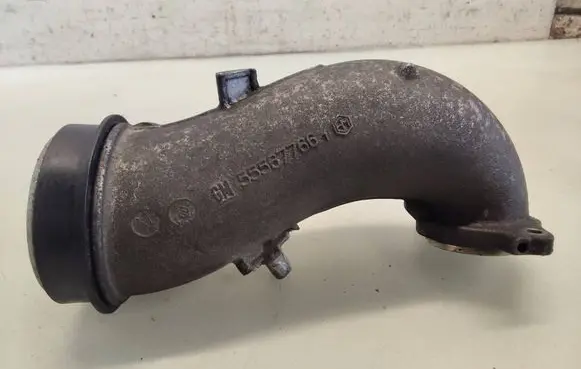 Opel Insignia A Turbo air intake inlet pipe/hose 55567766