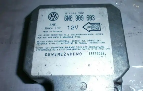 Volkswagen Golf III Airbag control unit/module 6N0909603 5WK4137