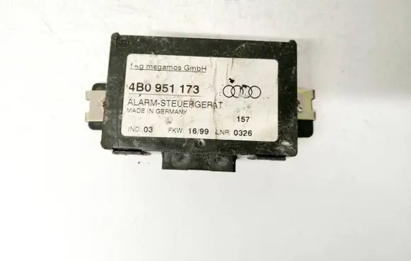 Audi A3 S3 8L Alarm control unit/module 4B0951173 748010101