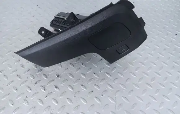 Ford Mustang VI Glove box FR3B63044F09A