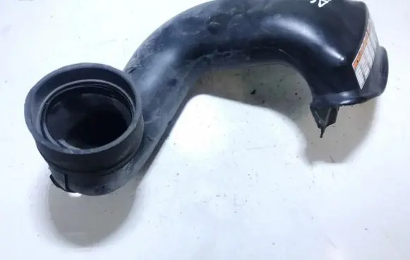 Suzuki Grand Vitara II Air intake hose/pipe