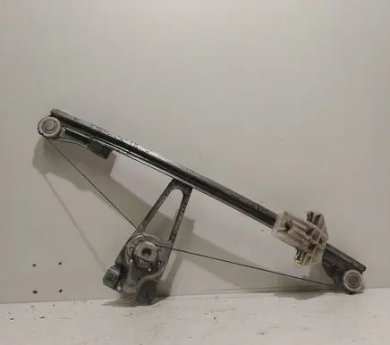 Rear door manual window regulator