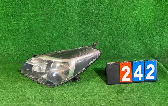 Toyota Yaris Headlight/headlamp