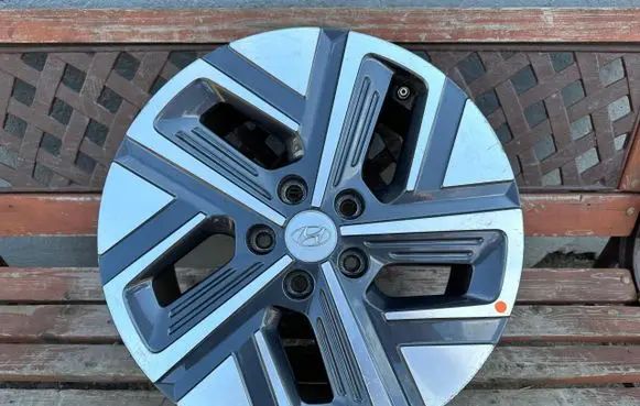 Hyundai Kona I R17 alloy rim 