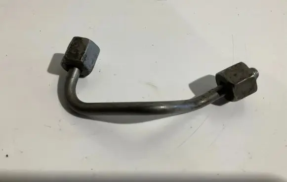 Fuel injector supply line/pipe
