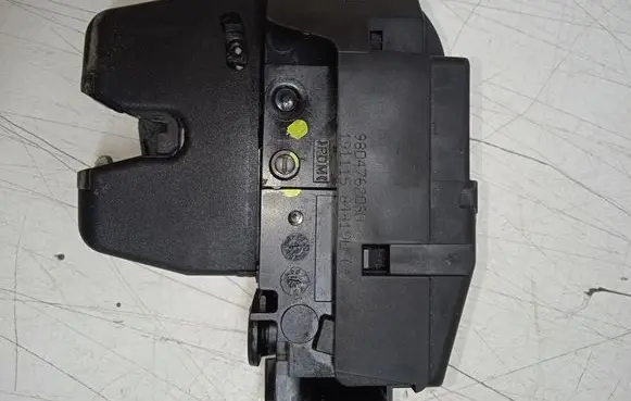 Peugeot 308 SW Loading door lock 980476208