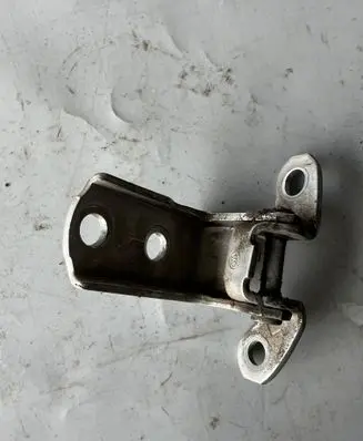 Toyota Prius (NHW20) Rear door lower hinge 