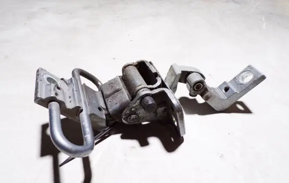 Audi A6 Allroad C6 Front door hinge set 8E0831412E
