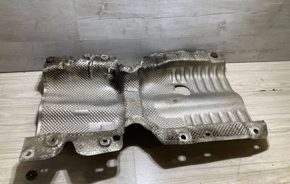 Audi Q3 F3 Exhaust heat shield 5QA825613E