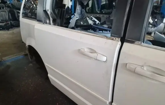 Dodge Grand Caravan Side sliding door 