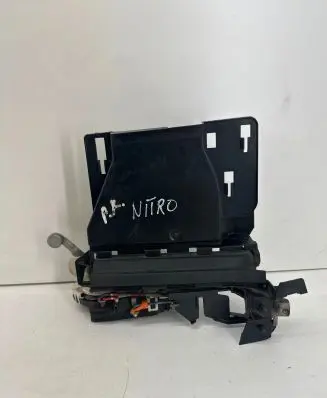 Dodge Nitro Front door lock P04589467AE L2879