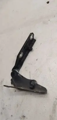 Volkswagen Polo IV 9N3 Engine bonnet/hood hinges 6q0823301B