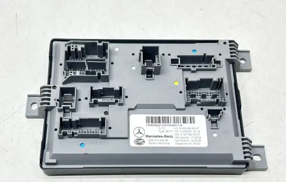 Mercedes-Benz EQC Comfort/convenience module A2059014718 A2059006047 A1679020607