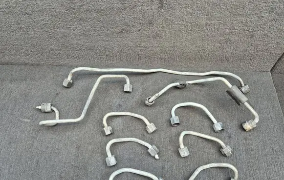 Audi A6 Allroad C7 Fuel injector supply line/pipe 059130241CQ 059130241CR 059130241CS